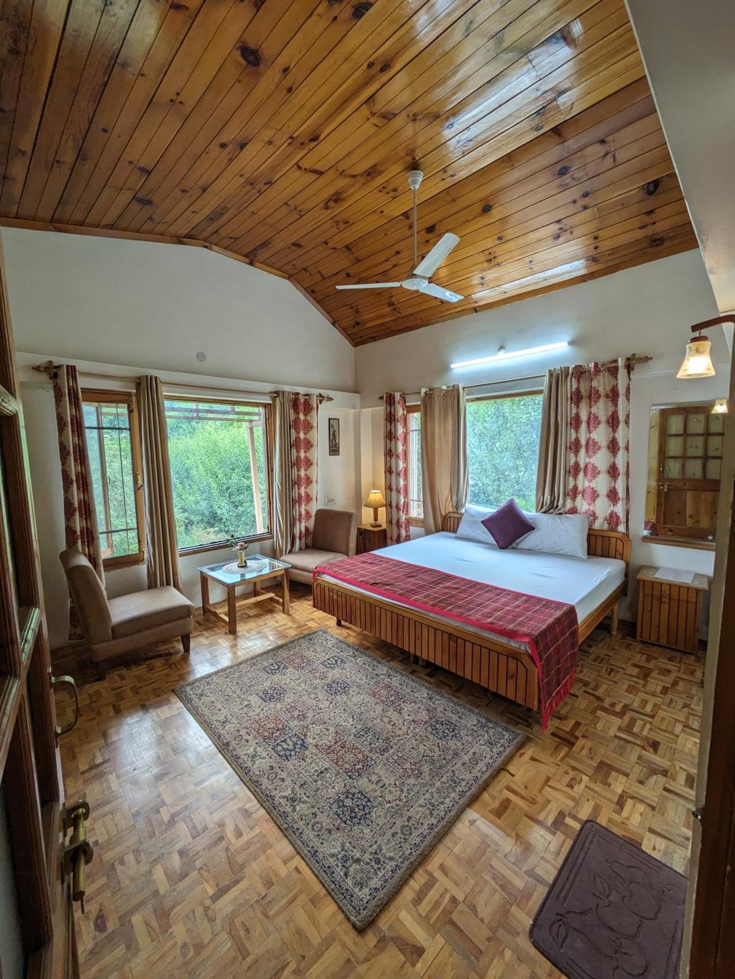Aashirwad Homestay Kullu Bilik gambar
